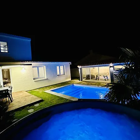 Superbe Maison De Avec Piscine Chauffée Et Bain Nordique - 8 Pers Hébergement de vacances Les Sables-dʼOlonne
