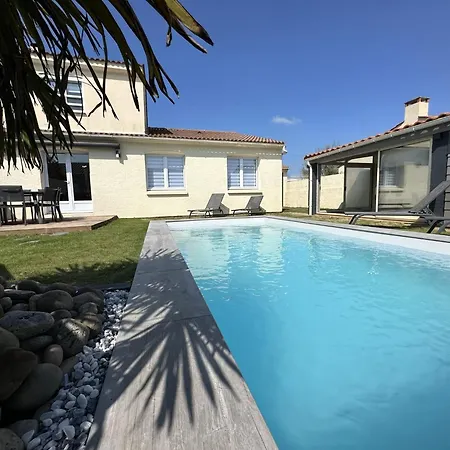 Hébergement de vacances Superbe Maison De Avec Piscine Chauffée Et Bain Nordique - 8 Pers Les Sables-dʼOlonne