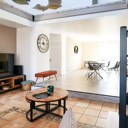 Superbe Maison De Avec Piscine Chauffee Et Bain Nordique - 8 Pers *