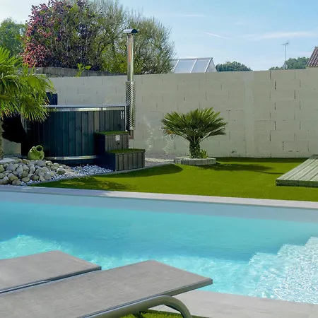 Hébergement de vacances Superbe Maison De Avec Piscine Chauffée Et Bain Nordique - 8 Pers Les Sables-dʼOlonne