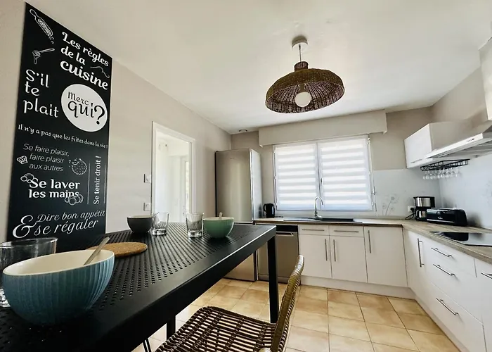 Superbe Maison De Avec Piscine Chauffee Et Bain Nordique - 8 Pers