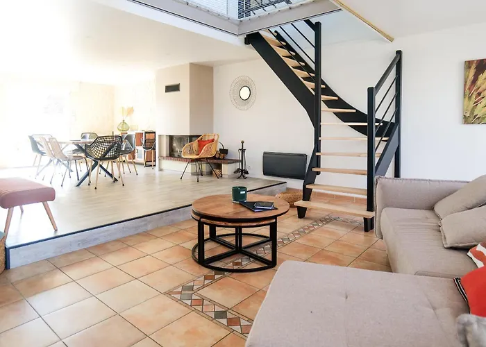 Feriehus Superbe Maison De Avec Piscine Chauffee Et Bain Nordique - 8 Pers