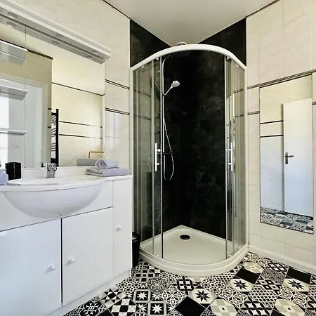 Superbe Maison De Avec Piscine Chauffée Et Bain Nordique - 8 Pers *