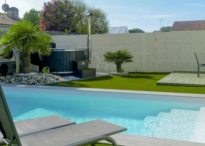 בית נופש Superbe Maison De Avec Piscine Chauffee Et Bain Nordique - 8 Pers Les Sables-dʼOlonne