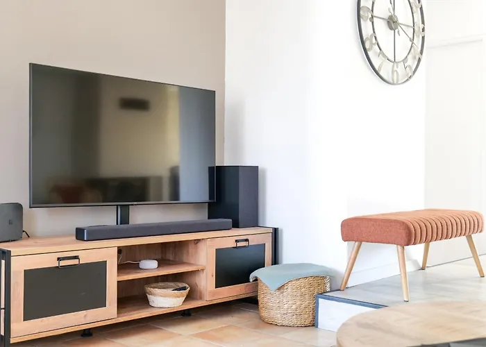 Superbe Maison De Avec Piscine Chauffee Et Bain Nordique - 8 Pers בית נופש *